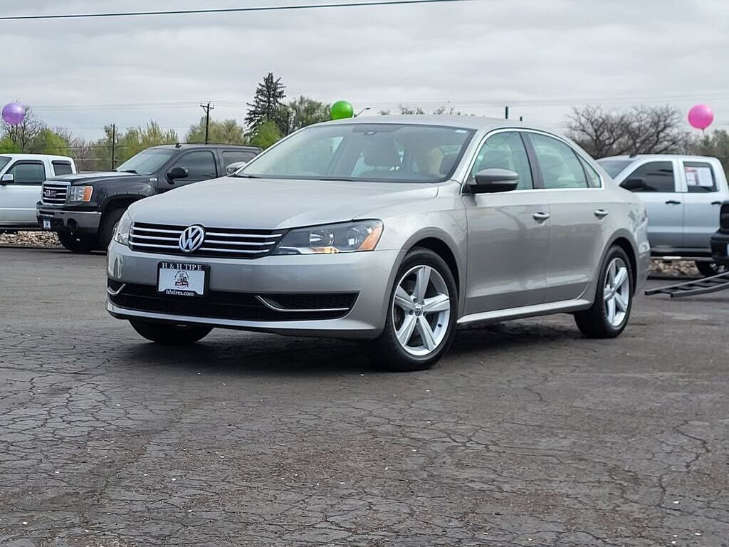 2013 VOLKSWAGEN Passat
