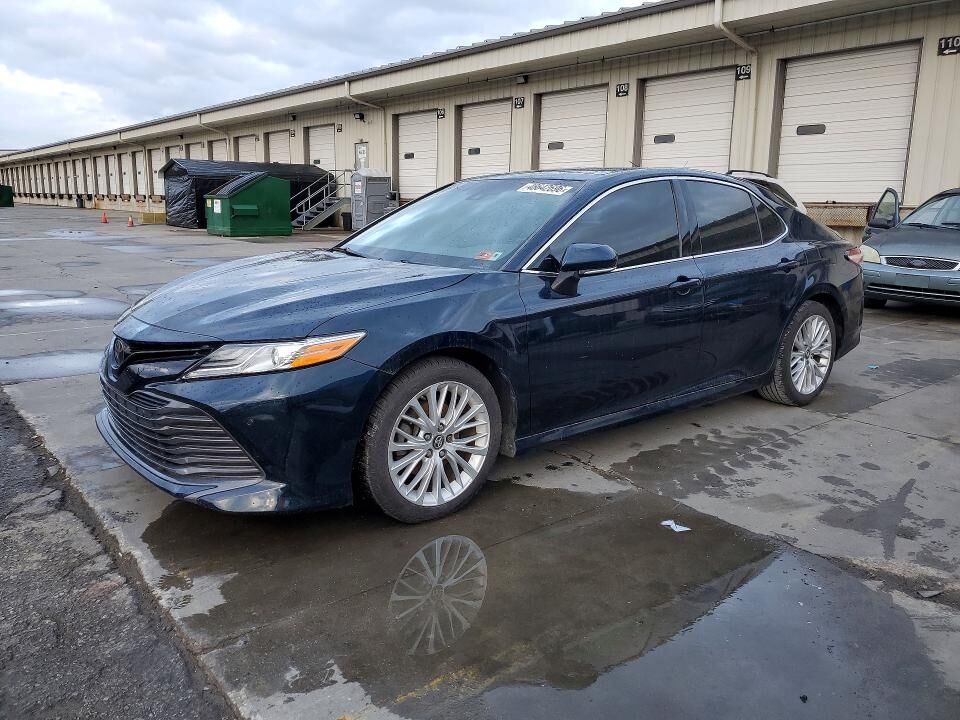 2018 TOYOTA Camry