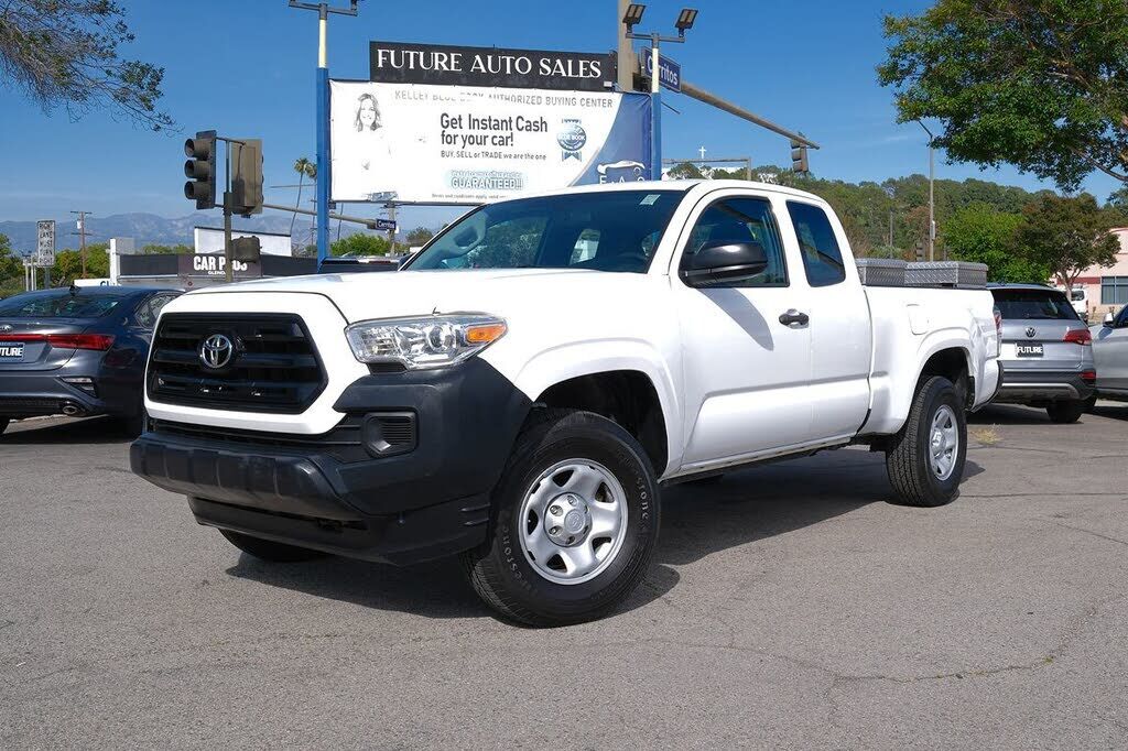 2017 TOYOTA Tacoma
