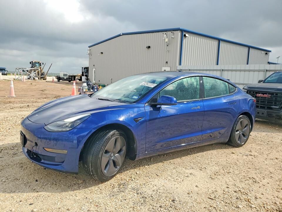 2022 TESLA Model 3