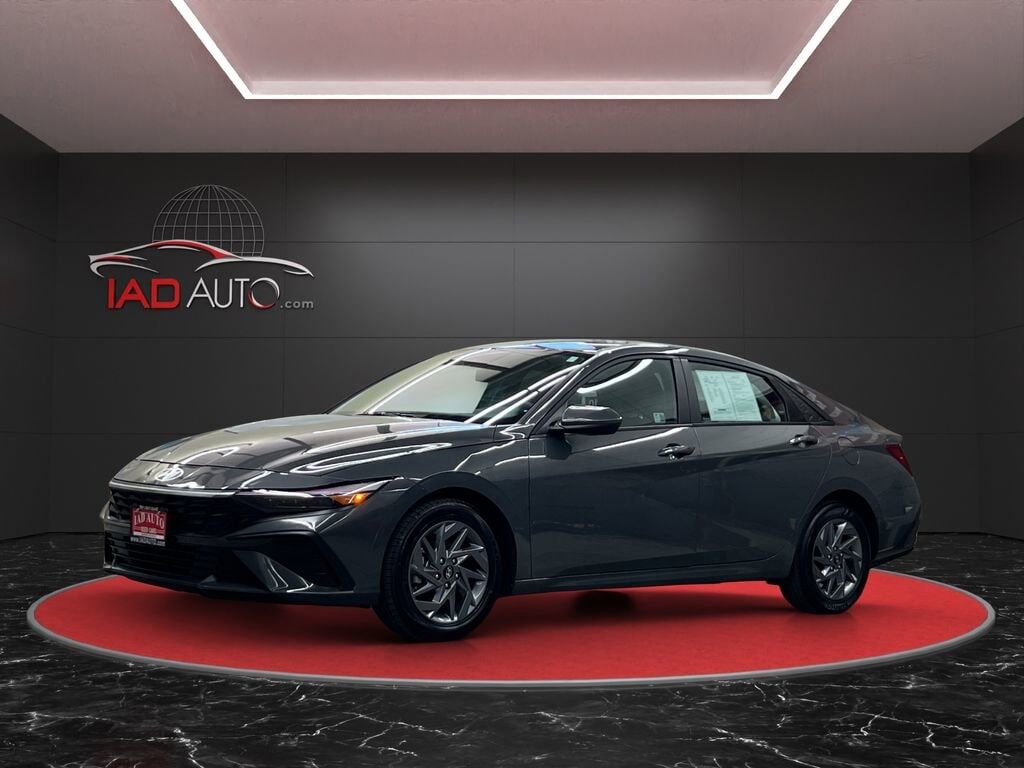 2024 HYUNDAI Elantra
