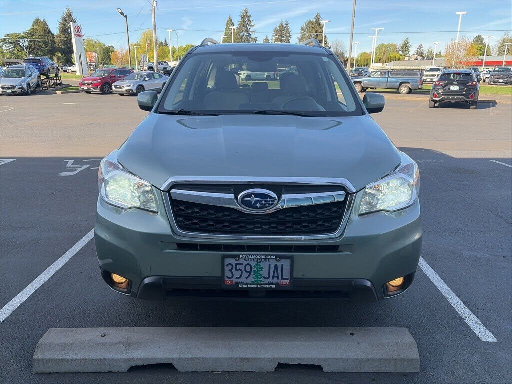 2016 SUBARU Forester