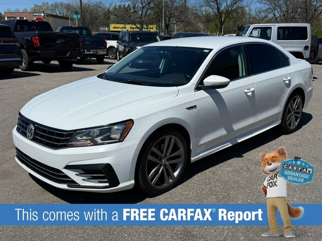 2017 VOLKSWAGEN Passat