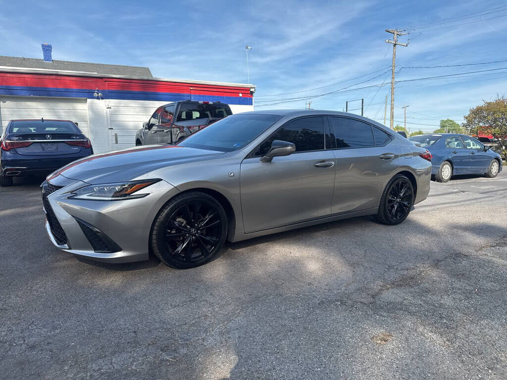 2019 LEXUS ES