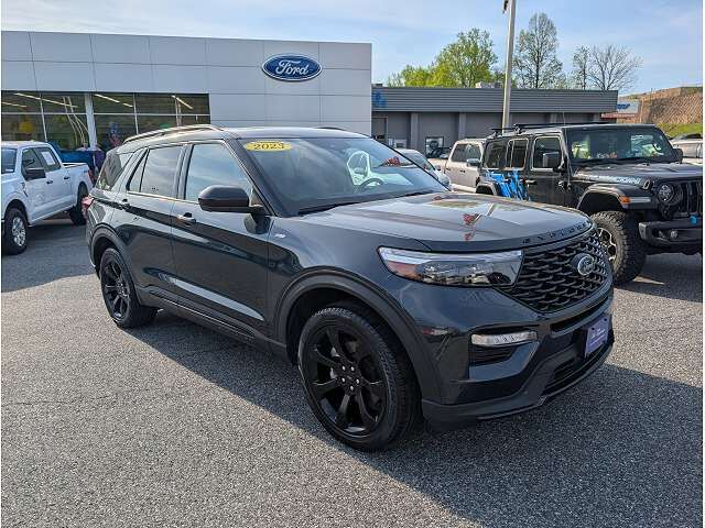 2023 FORD Explorer