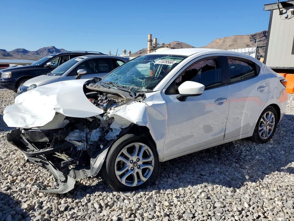 2018 TOYOTA Yaris