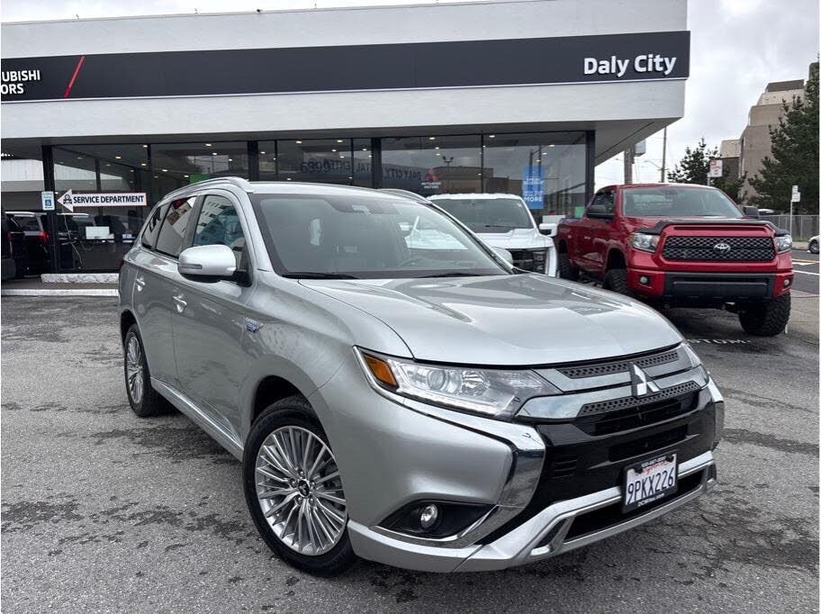 2022 MITSUBISHI Outlander