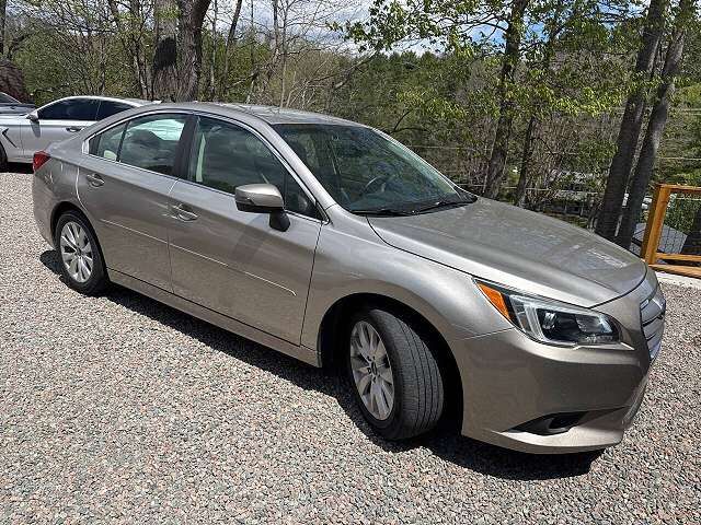 2017 SUBARU Legacy