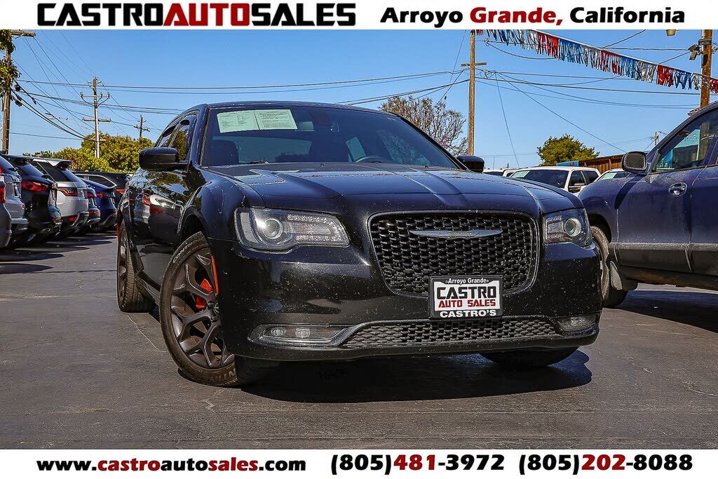 2019 CHRYSLER 300
