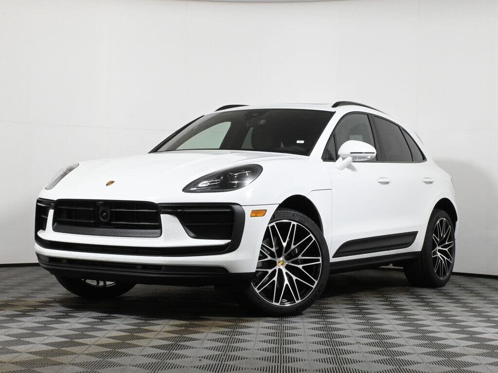 2026 PORSCHE Macan