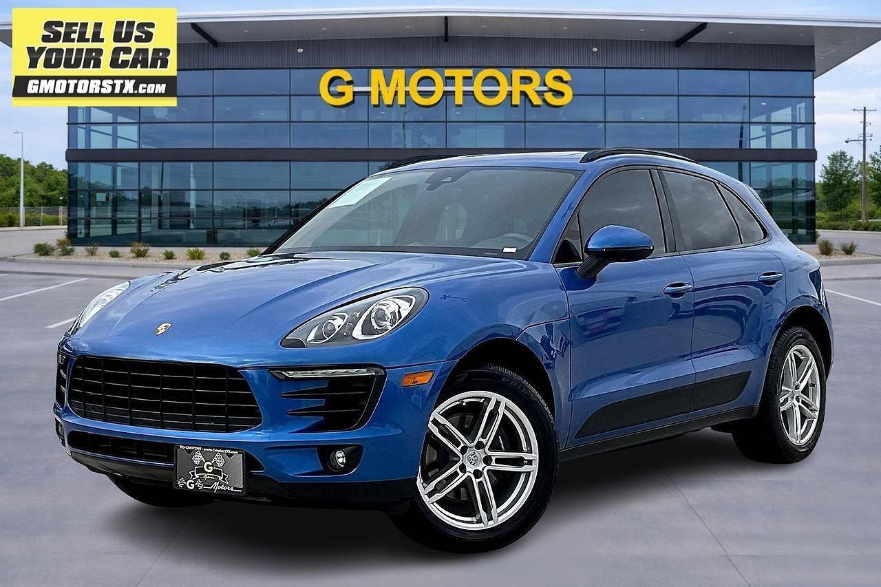 2017 PORSCHE Macan
