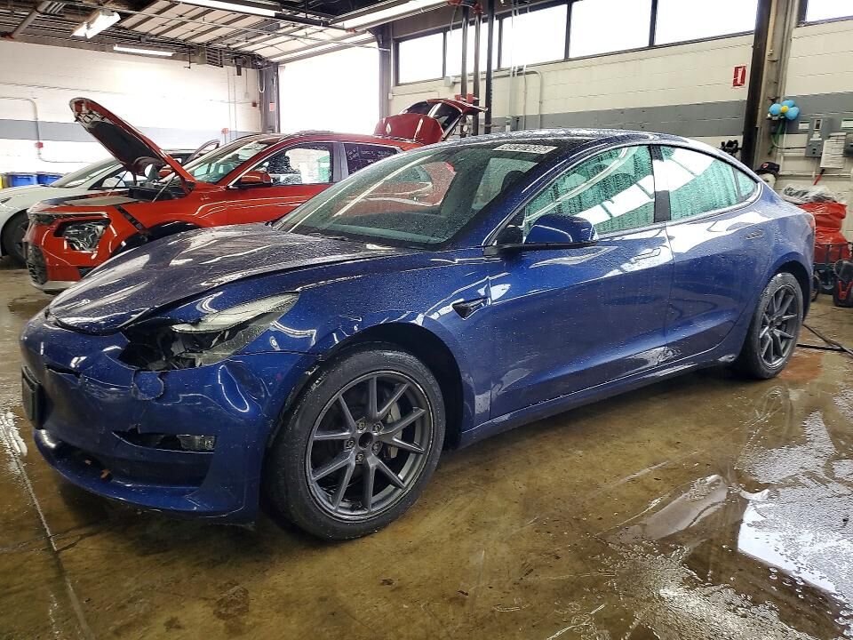 2022 TESLA Model 3
