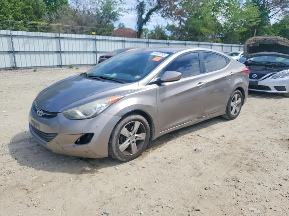 2013 HYUNDAI Elantra