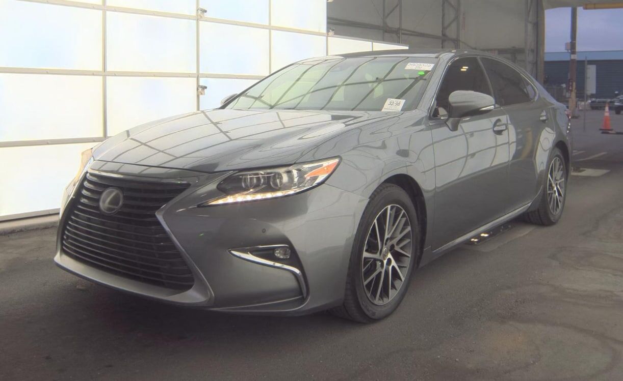 2016 LEXUS ES