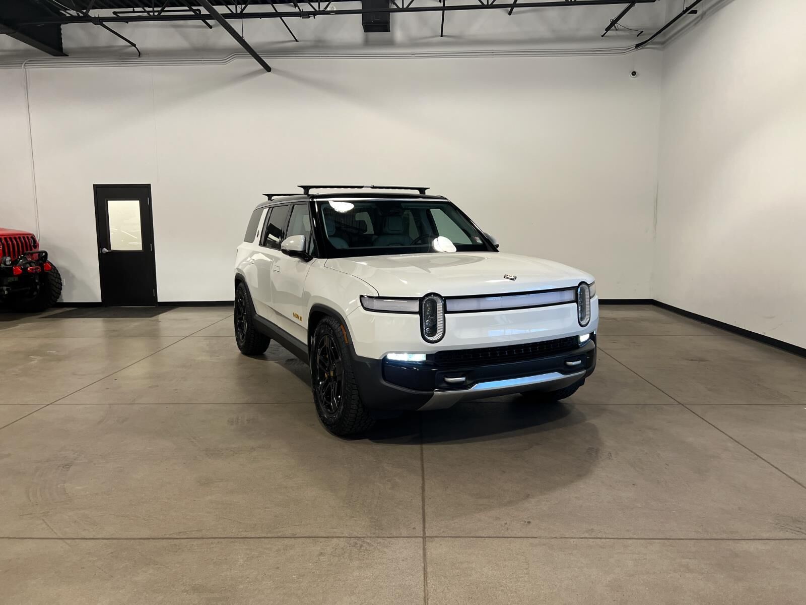 2024 RIVIAN R1S
