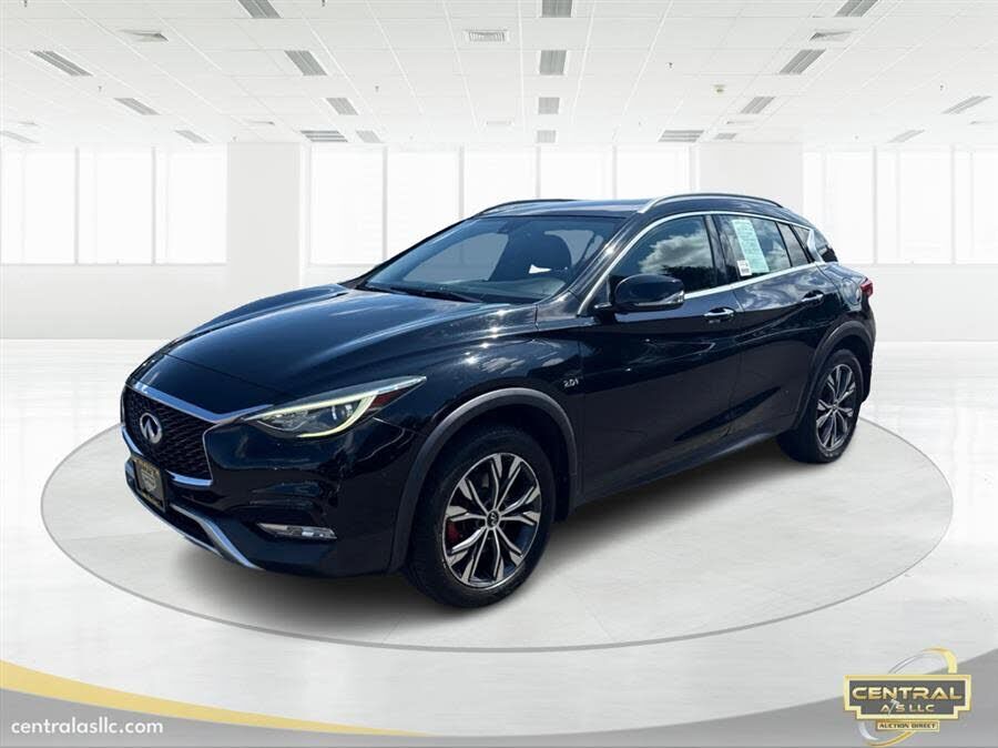 2017 INFINITI QX30