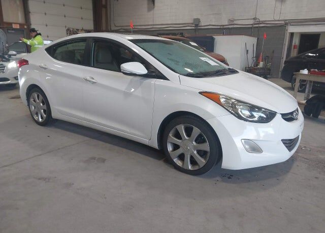 2013 HYUNDAI Elantra