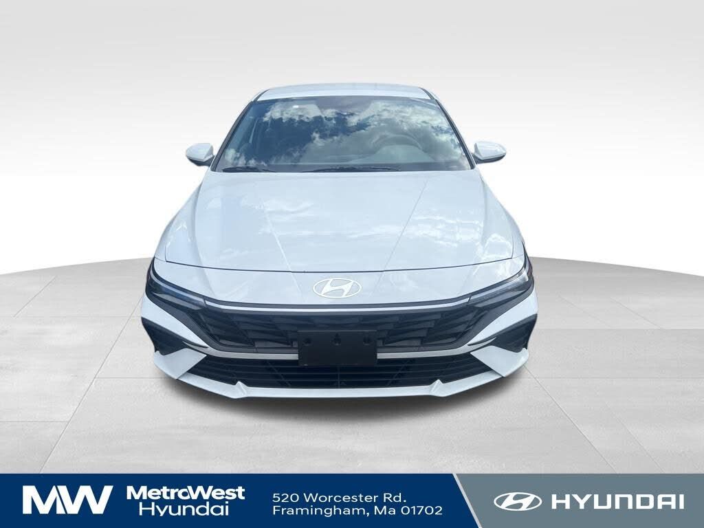 2024 HYUNDAI Elantra