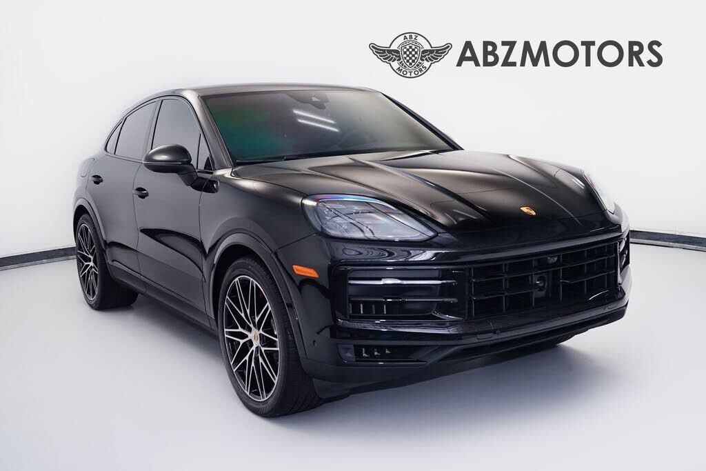 2024 PORSCHE Cayenne