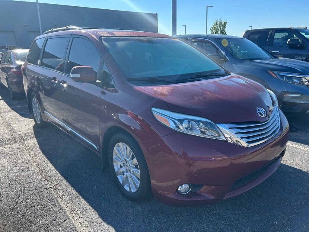 2015 TOYOTA Sienna