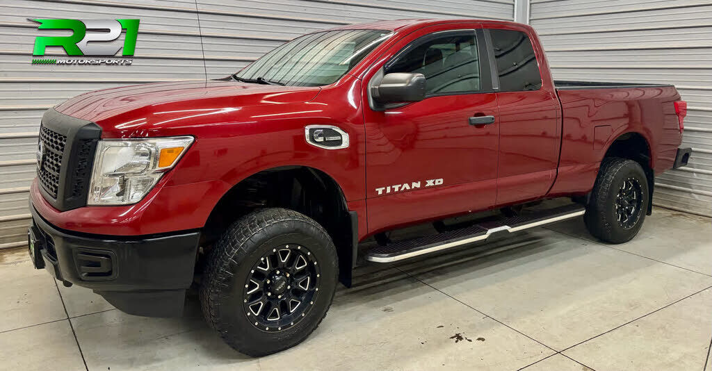 2017 NISSAN Titan