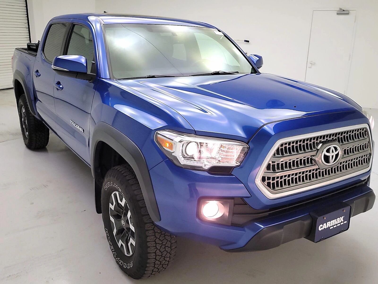 2017 TOYOTA Tacoma