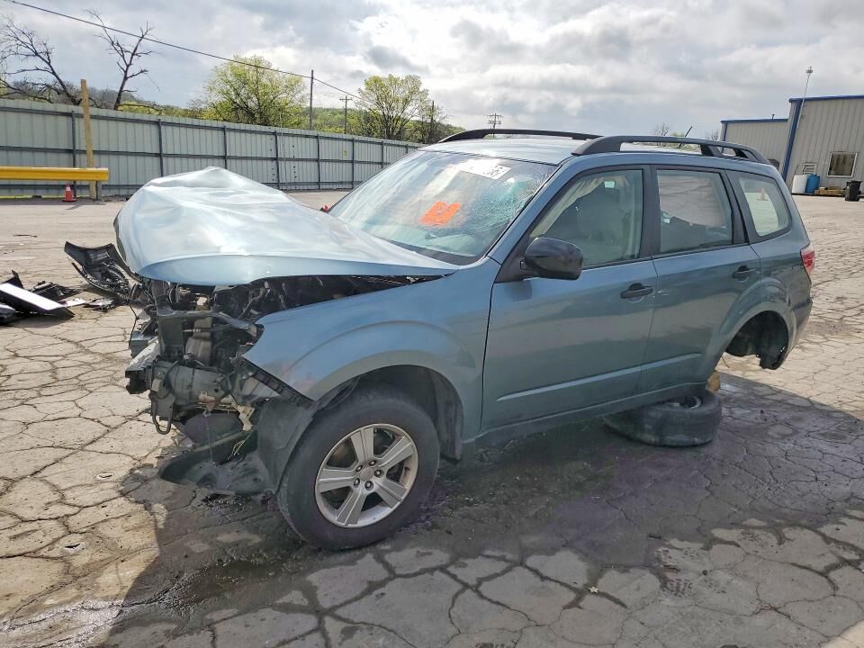 2013 SUBARU Forester