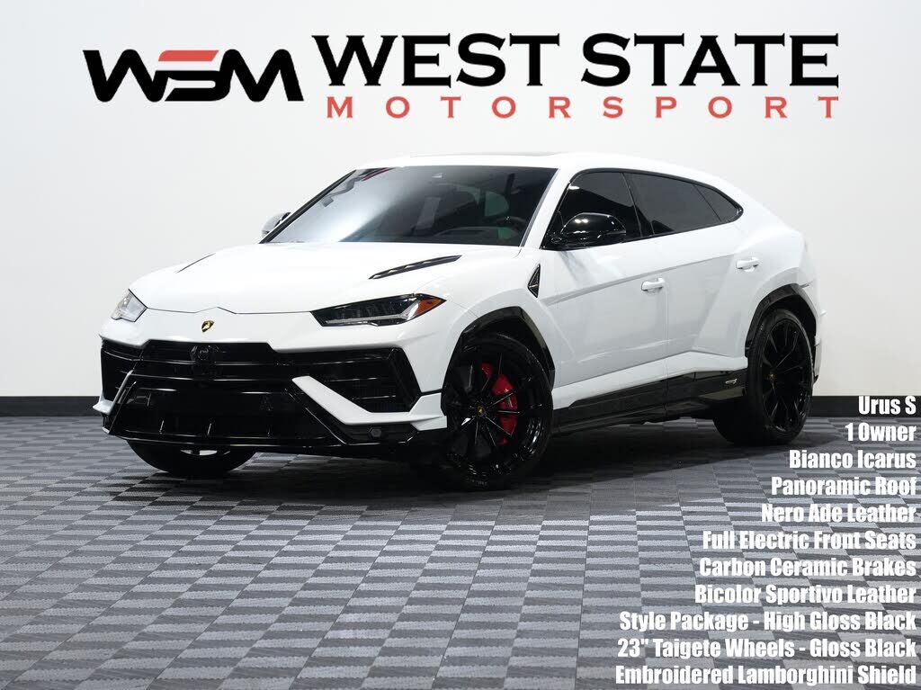 2024 LAMBORGHINI URUS