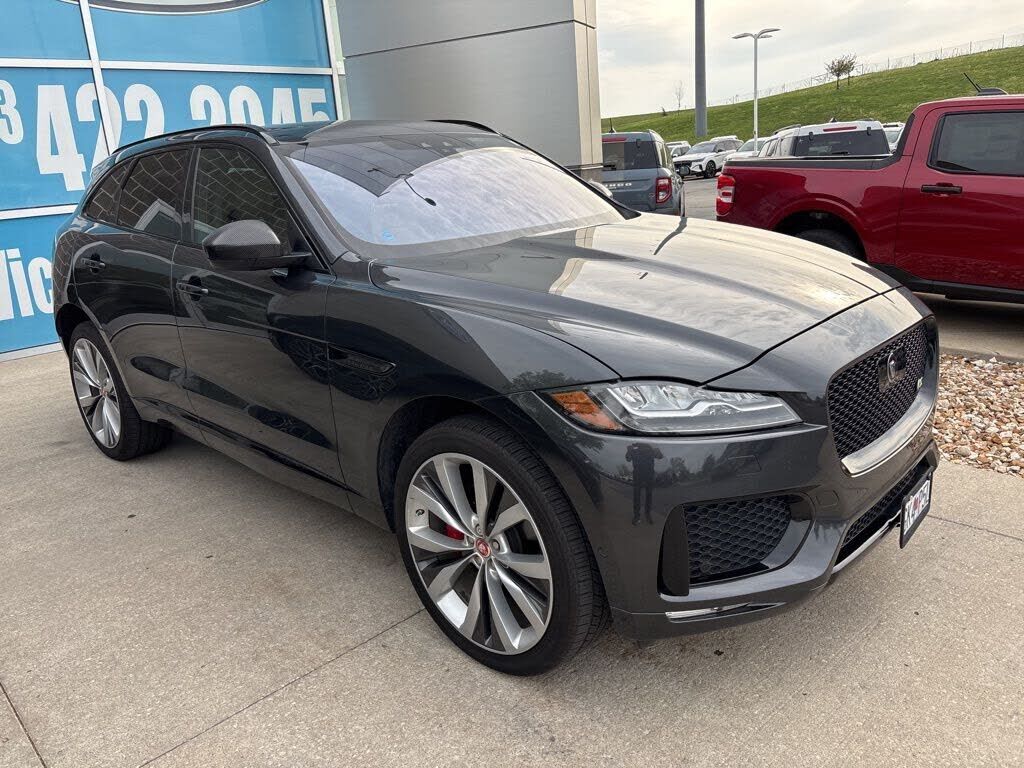 2019 JAGUAR F-Pace
