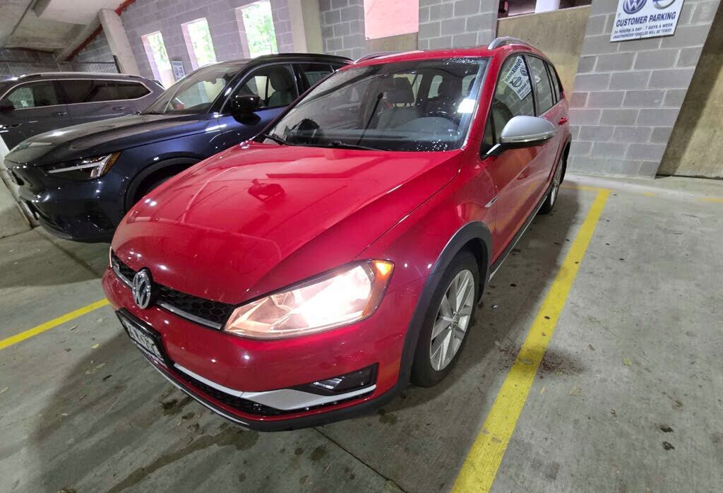 2017 VOLKSWAGEN Golf Alltrack