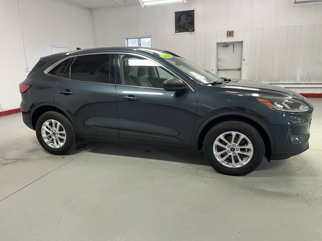2022 FORD Escape