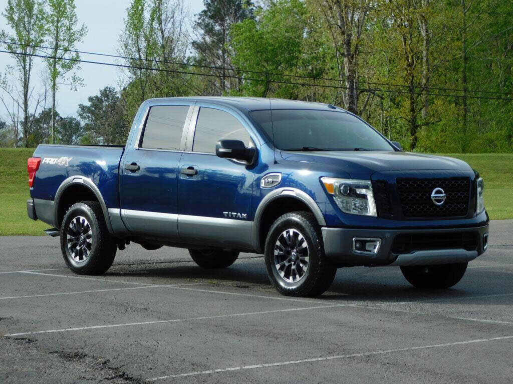 2017 NISSAN Titan