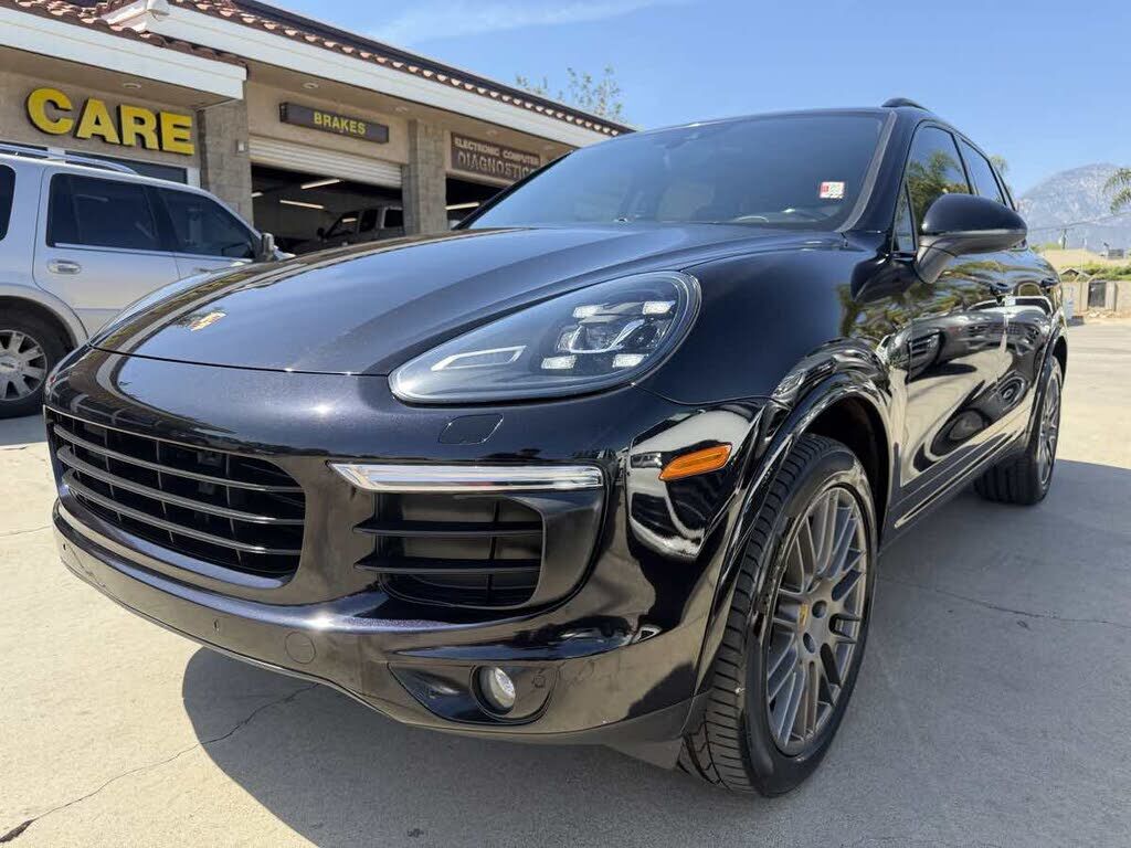 2017 PORSCHE Cayenne