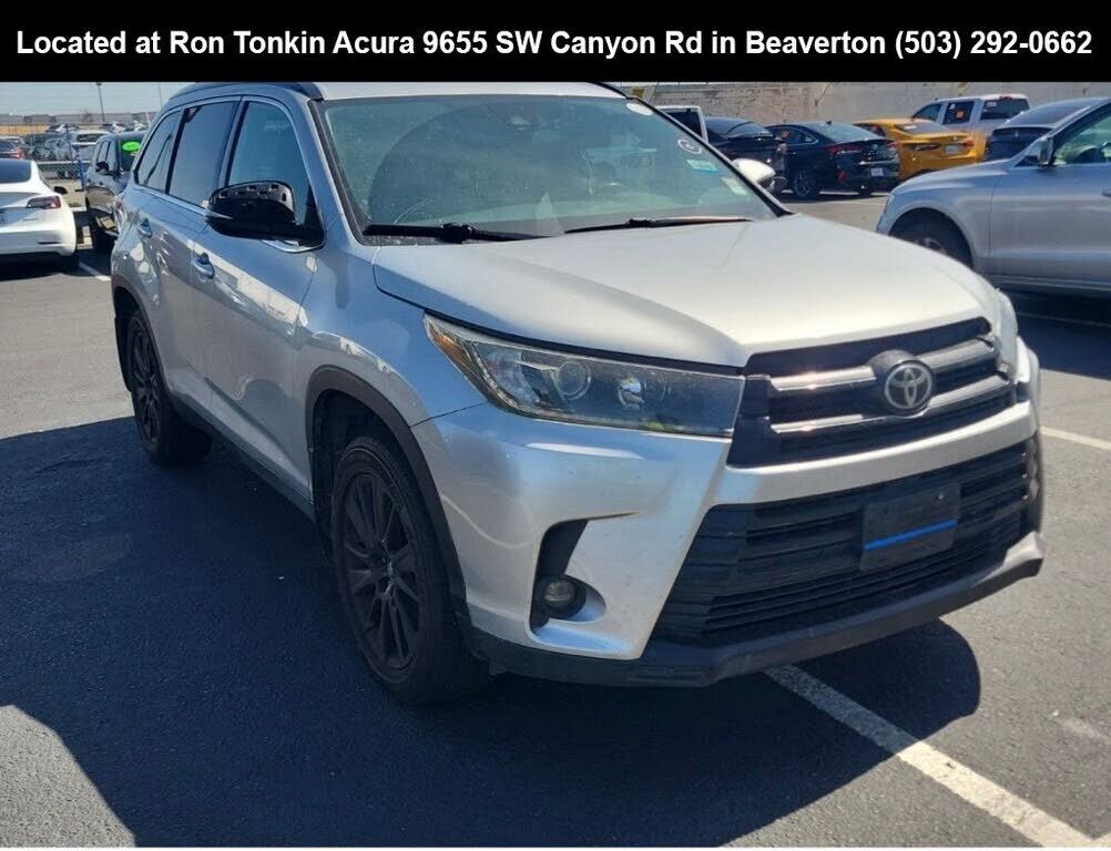 2019 TOYOTA Highlander