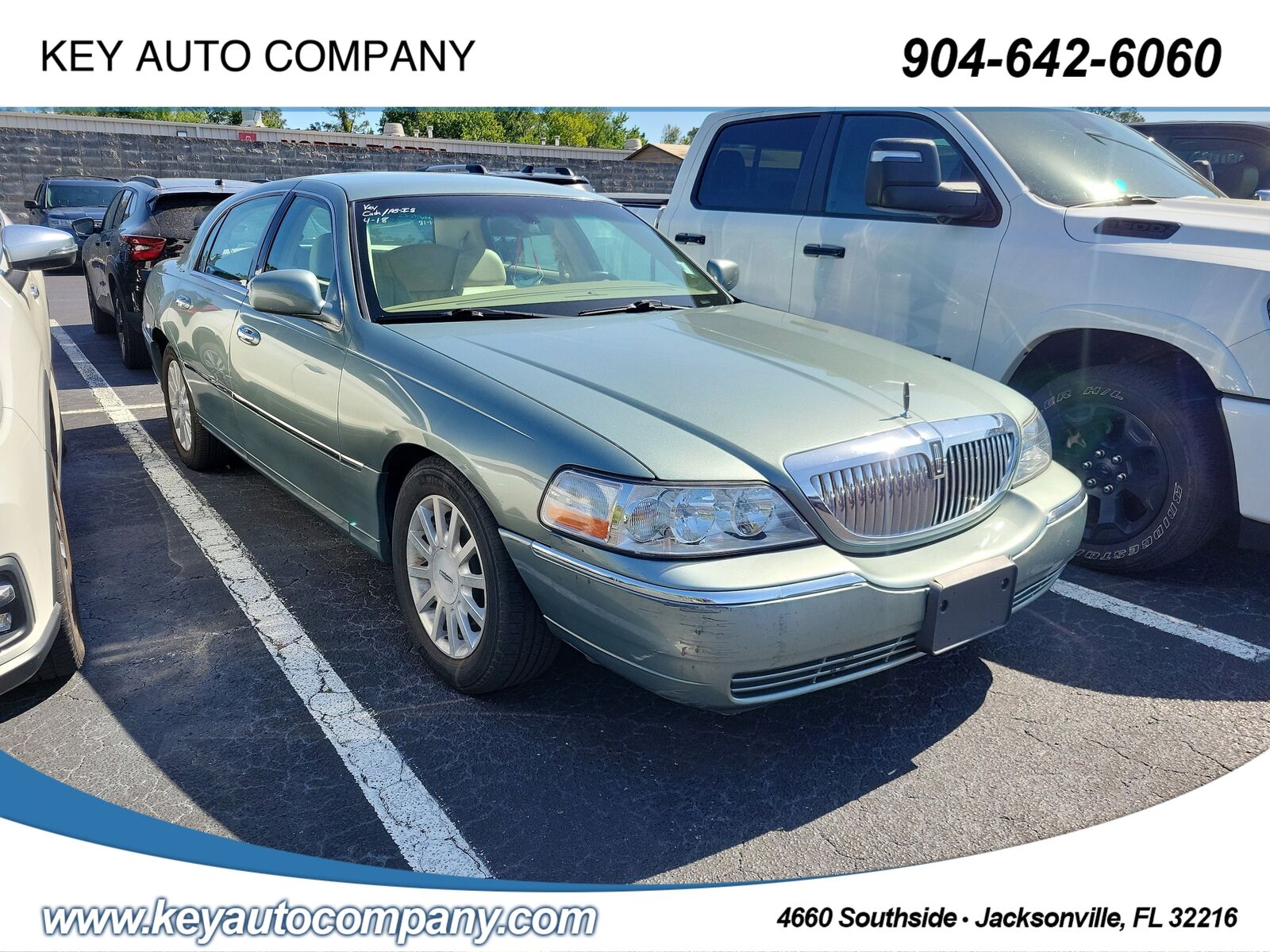 2006 LINCOLN Town Car
