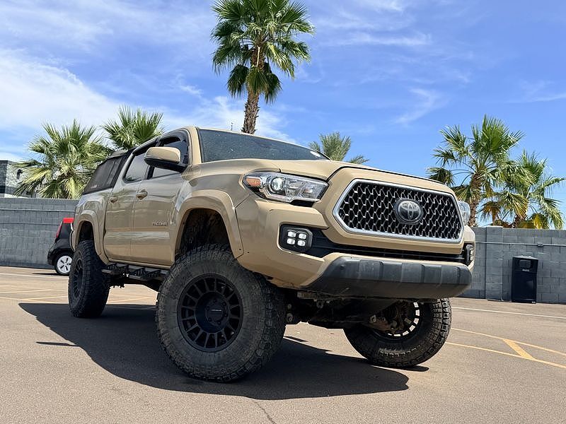 2019 TOYOTA Tacoma