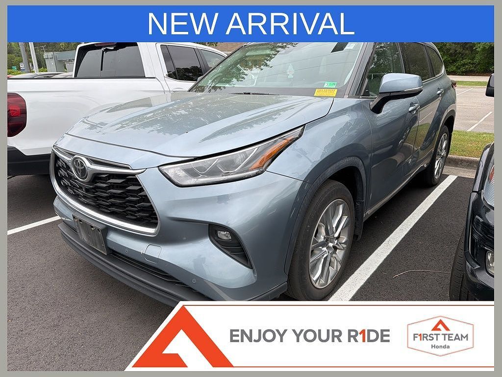 2022 TOYOTA Highlander