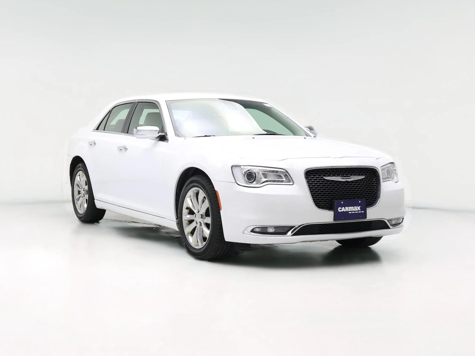 2019 CHRYSLER 300