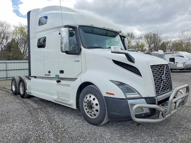 2021 VOLVO TRUCK VNL