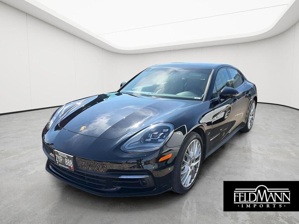2018 PORSCHE Panamera