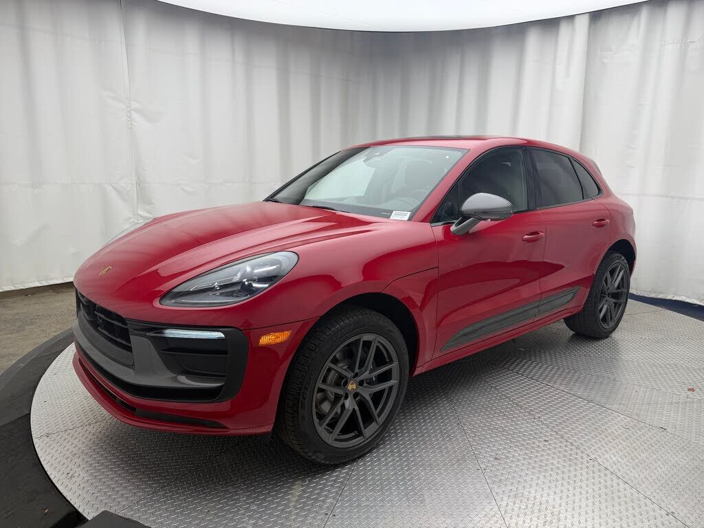 2026 PORSCHE Macan