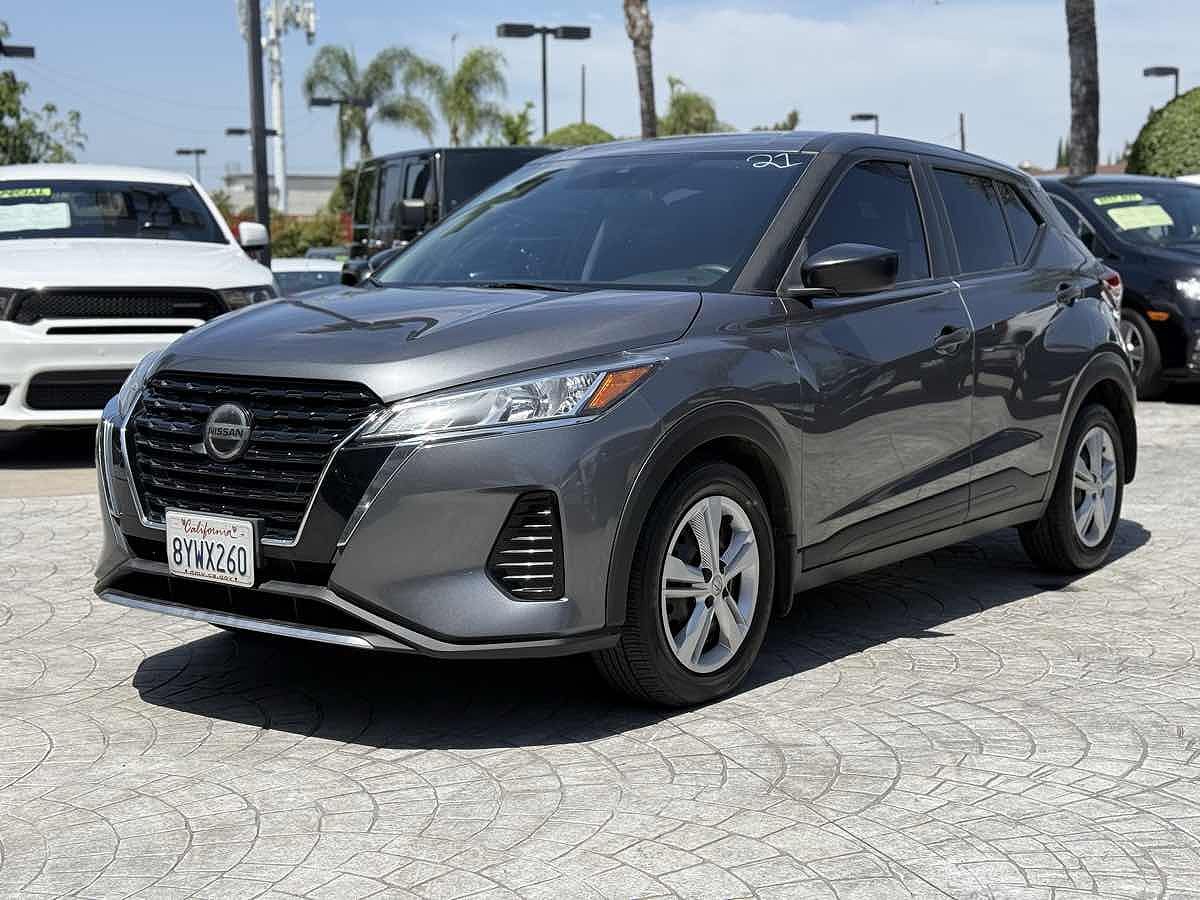 2021 NISSAN Kicks