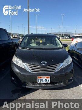 2013 TOYOTA Sienna