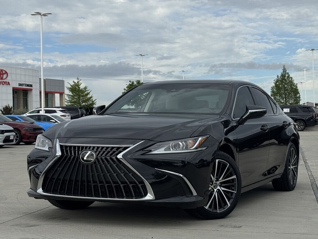 2024 LEXUS ES