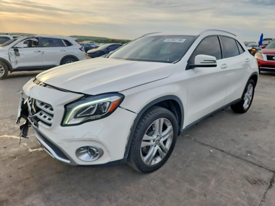 2020 MERCEDES-BENZ GLA-Class