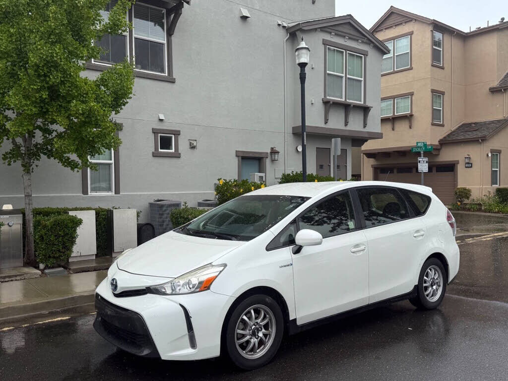 2016 TOYOTA Prius