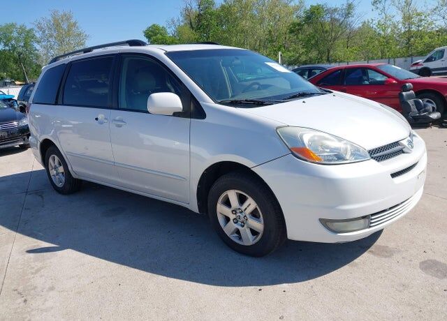 2004 TOYOTA Sienna