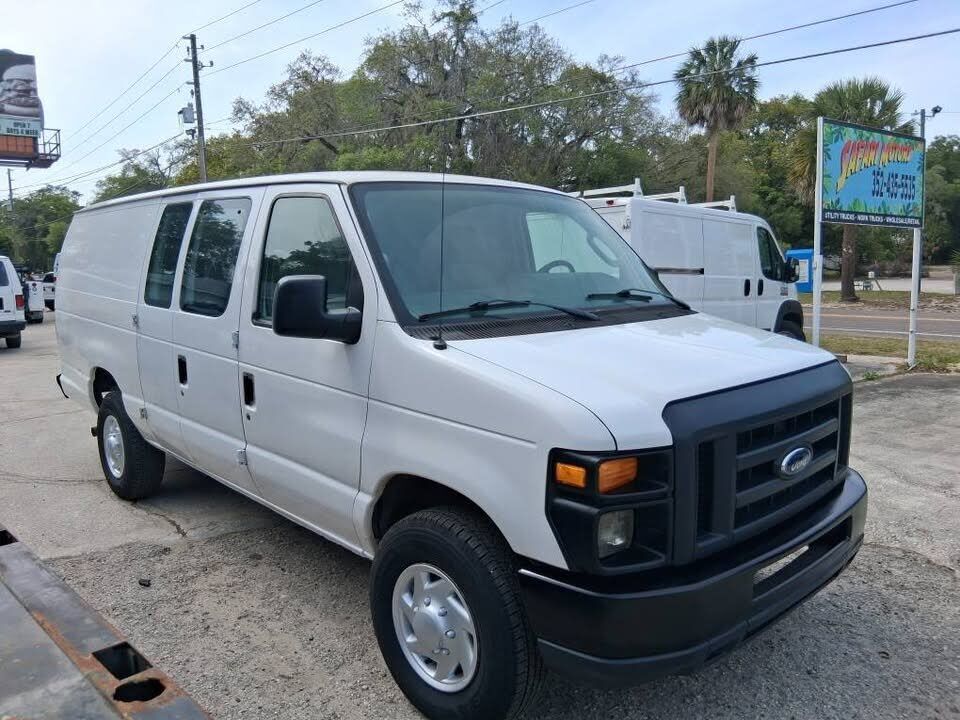 2013 FORD E-350