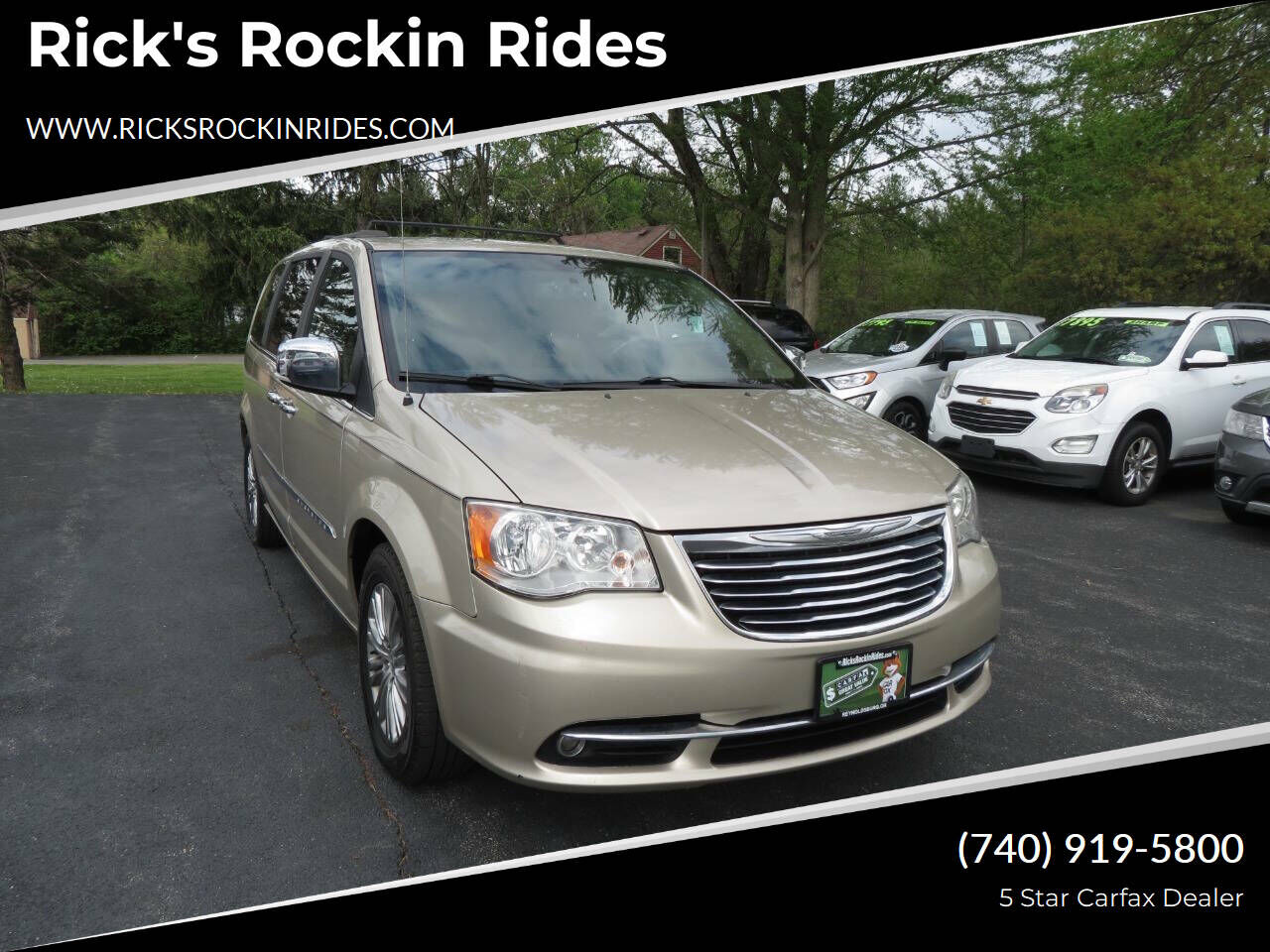 2016 CHRYSLER Town and Country