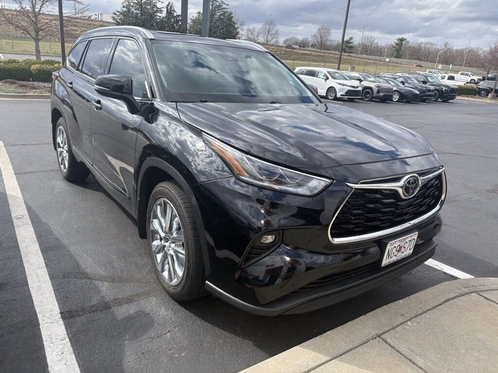 2023 TOYOTA Highlander